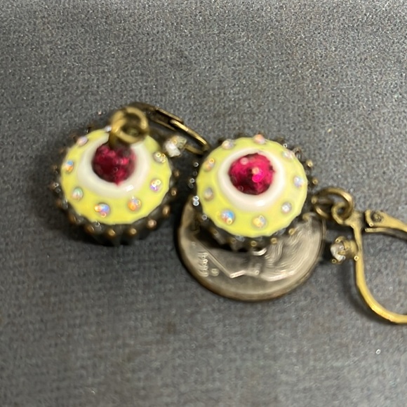Betsy Johnson cupcake earrings - Picture 3 of 4